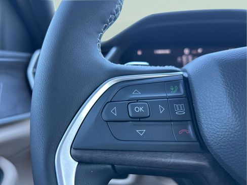 New 2025 Jeep Grand Cherokee Limited w/ Black Appearance Package image 13