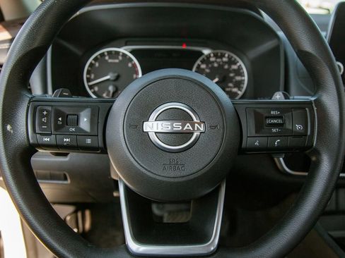 Used 2023 Nissan Rogue S AWD/4WD image 16