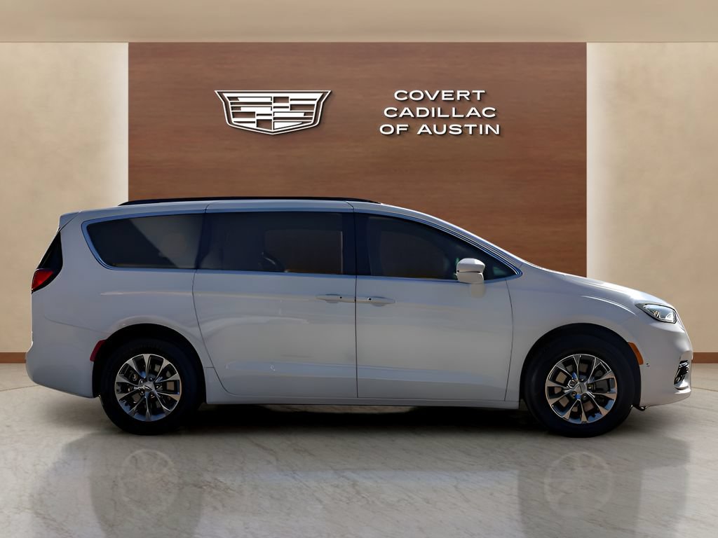 Used 2022 Chrysler Pacifica Touring-L AWD/4WD image 8