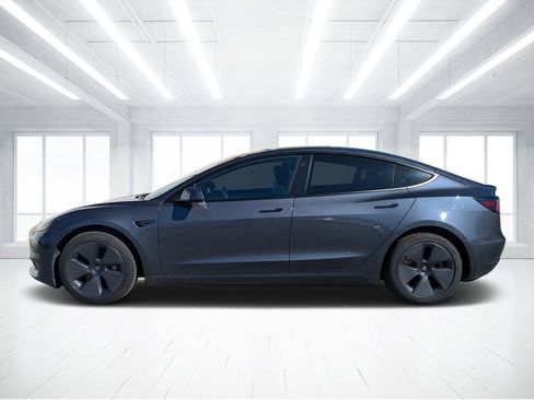 Used 2023 Tesla Model 3 Standard Range image 6