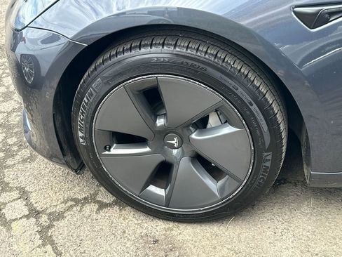 Used 2021 Tesla Model 3 Standard Range Plus image 11