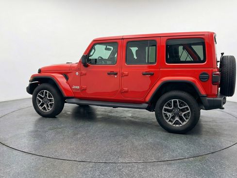 Used 2025 Jeep Wrangler Unlimited Sahara AWD/4WD image 6