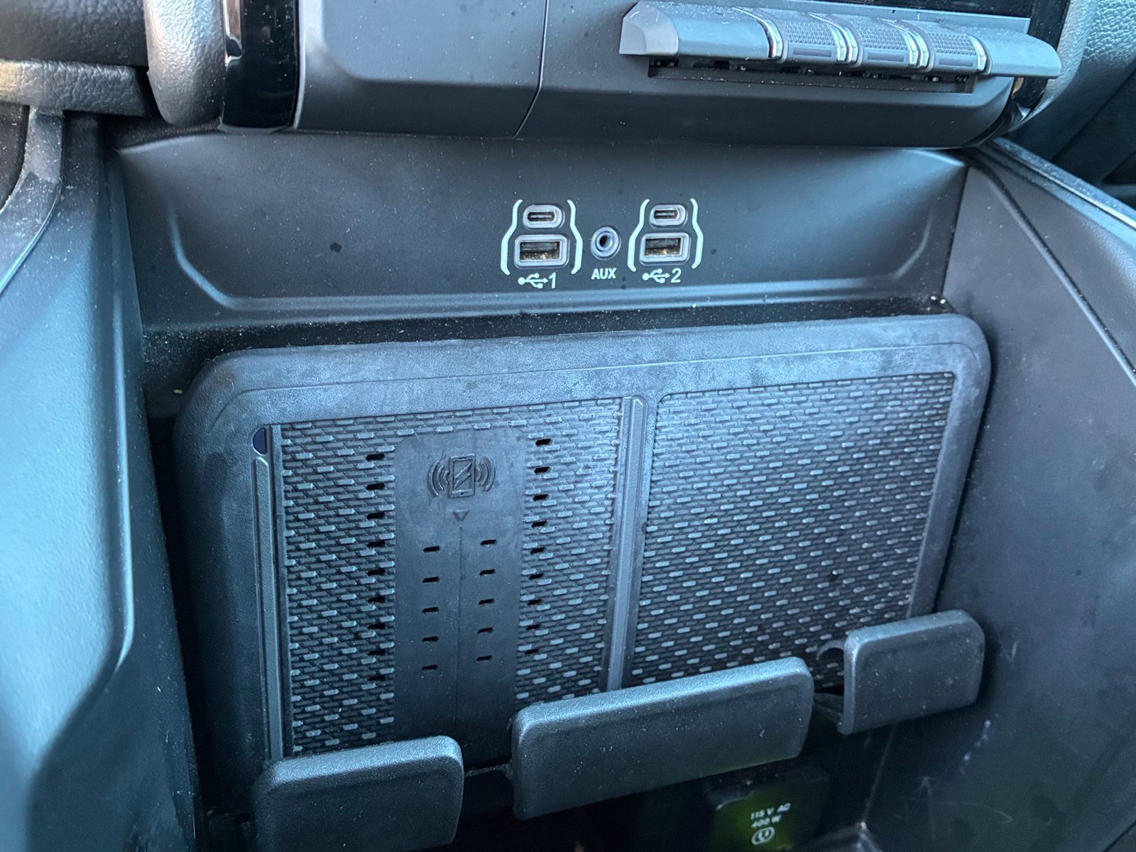 Used 2025 RAM 1500 Laramie w/ Sport Appearance Package AWD/4WD image 8