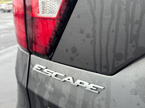 Used 2019 Ford Escape SE FWD image 31