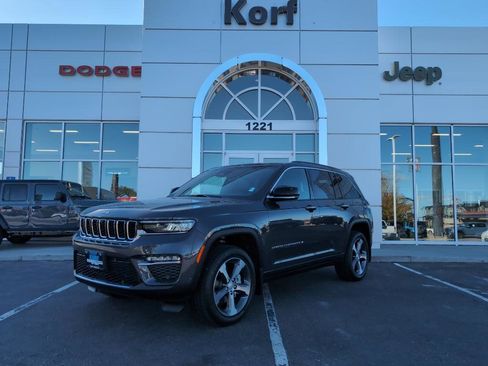 New 2025 Jeep Grand Cherokee Limited w/ Luxury Tech Group II image 1