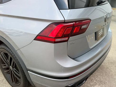 Used 2022 Volkswagen Tiguan SE R-Line FWD image 12