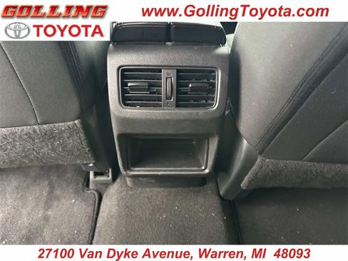 Used 2023 Nissan Rogue S image 14