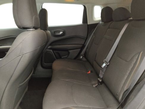 Used 2018 Jeep Compass Sport w/ Tech Group FWD image 18