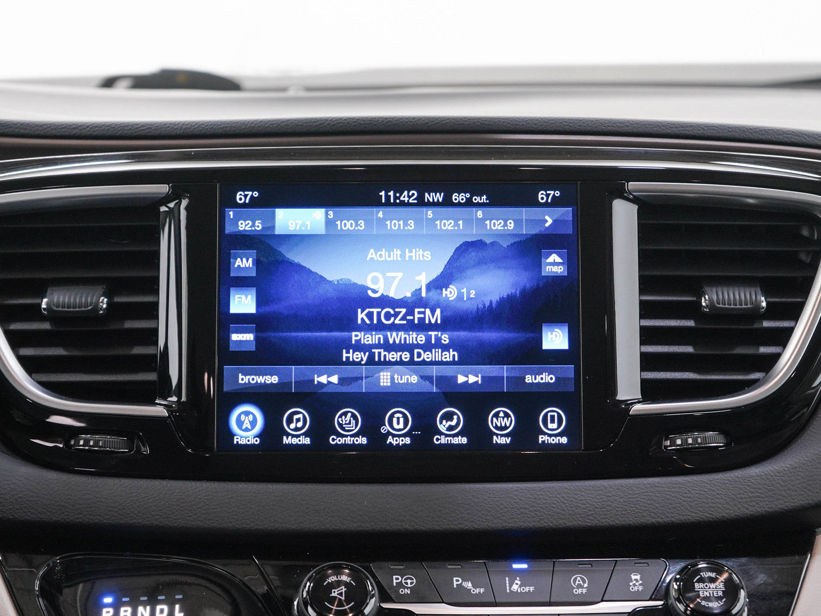 Used 2017 Chrysler Pacifica Touring-L Plus w/ Advanced Safetytec Group FWD image 20