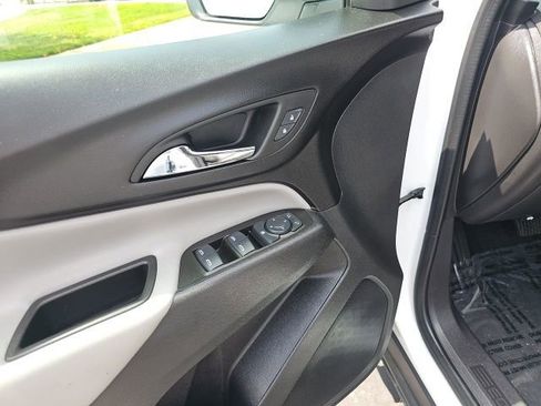 Used 2024 Chevrolet Equinox LS image 17