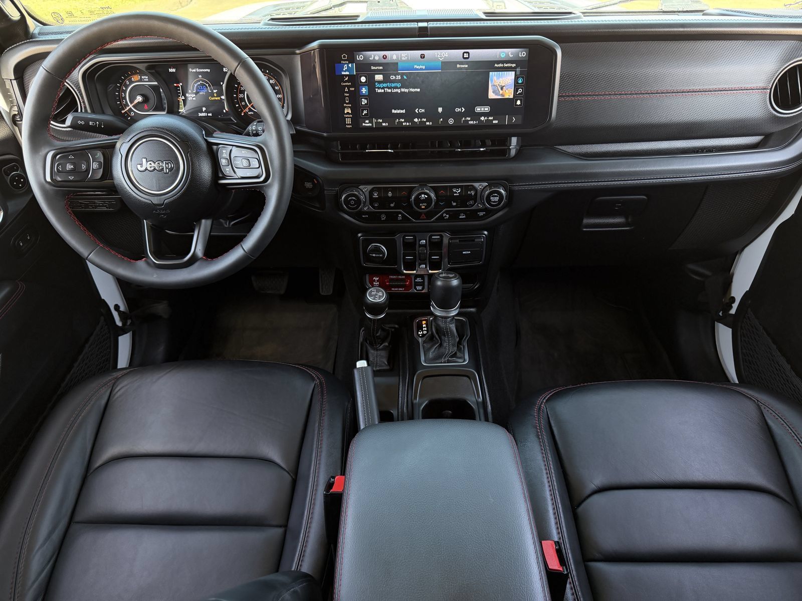 Used 2024 Jeep Wrangler Unlimited Rubicon AWD/4WD image 12