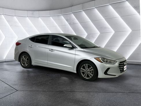 Used 2018 Hyundai Elantra SEL FWD image 1