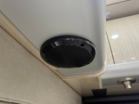 Used 2017 Mercedes-Benz Sprinter 3500 image 54