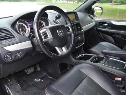 Used 2018 Dodge Grand Caravan GT FWD image 14
