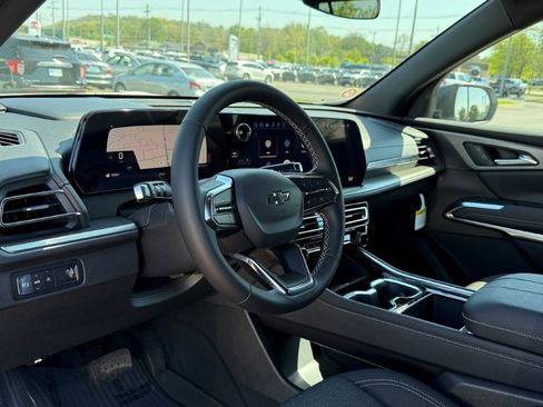 New 2026 Chevrolet Traverse LT w/ Midnight/Sport Edition image 11