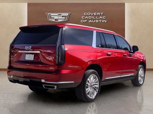 Used 2025 Cadillac Escalade ESV Premium Luxury RWD image 4