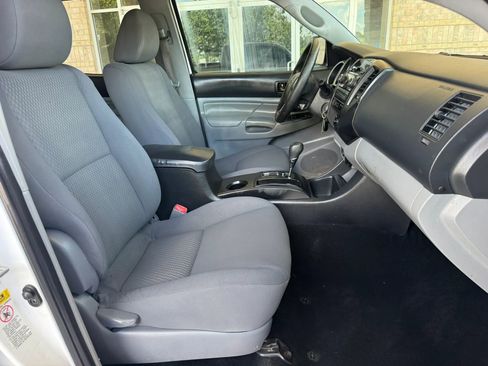 Used 2012 Toyota Tacoma PreRunner w/ Convenience Pkg RWD image 21