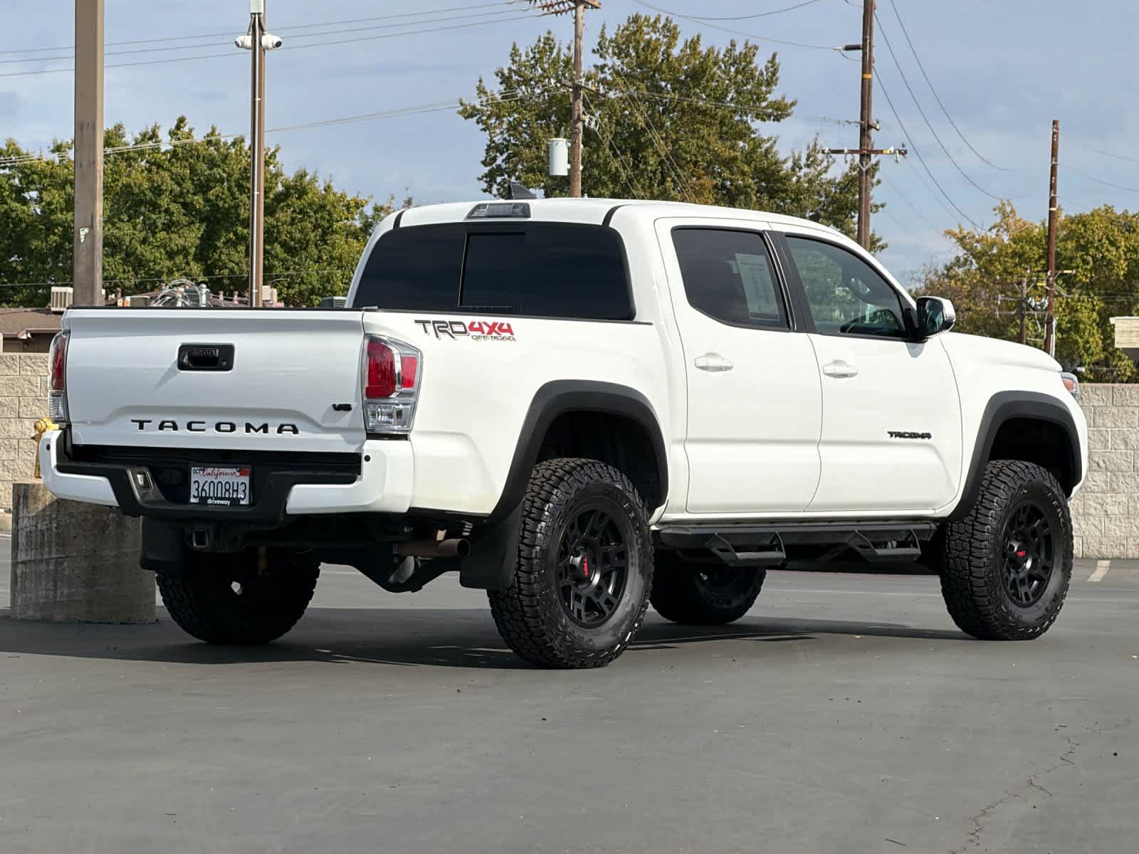 Used 2021 Toyota Tacoma TRD Off-Road w/ Technology Package AWD/4WD image 2