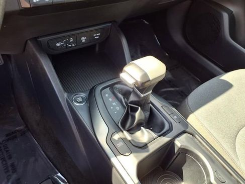 Used 2025 Kia K4 FWD image 23