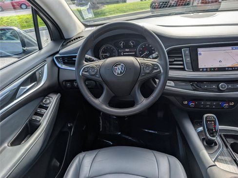 Used 2021 Buick Enclave Essence w/ Sound and Sites Package AWD/4WD image 19