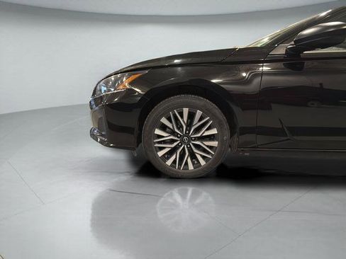 Used 2024 Nissan Altima 2.5 SV image 23