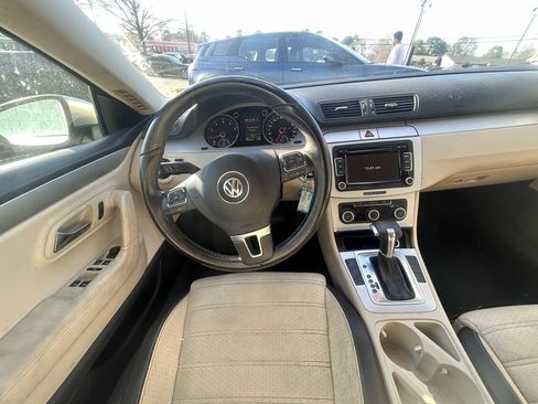 Used 2011 Volkswagen CC Sport FWD image 6