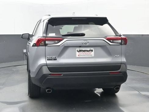 Used 2025 Toyota RAV4 XLE w/ Convenience Package FWD image 18
