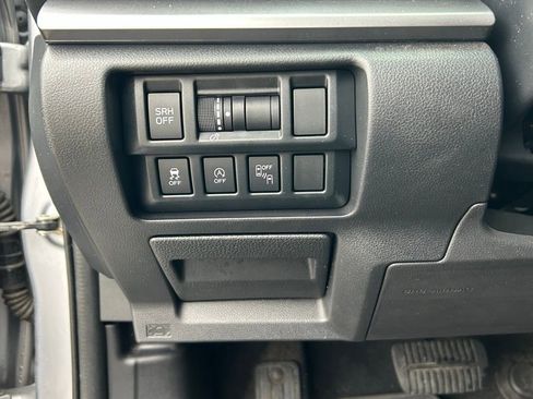 Used 2020 Subaru Crosstrek 2.0i Limited w/ Moonroof Package w/Navigation AWD/4WD image 15