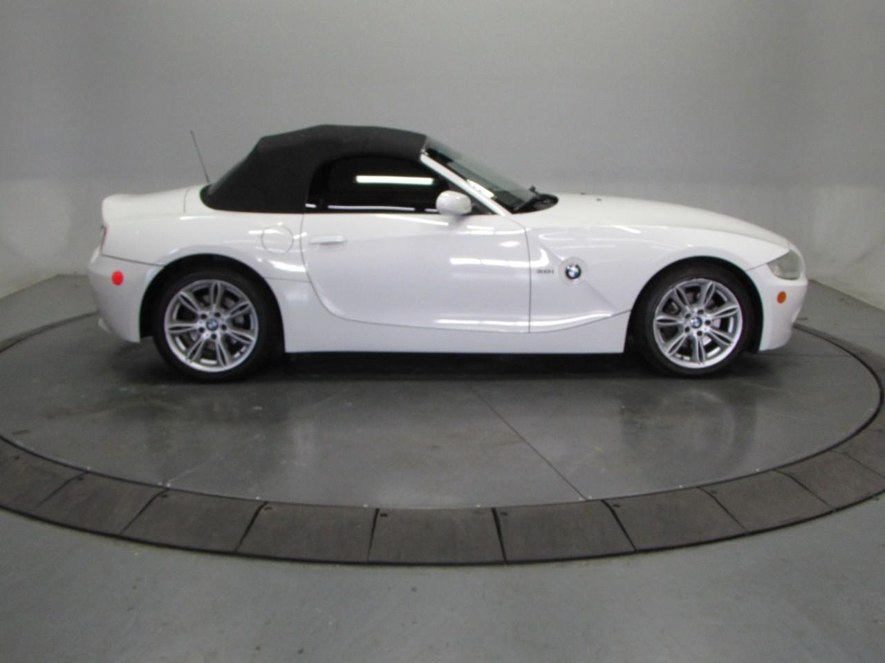 Used 2005 BMW Z4 3.0i RWD image 8