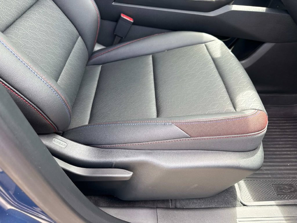 Used 2026 Chevrolet Equinox RS FWD image 14