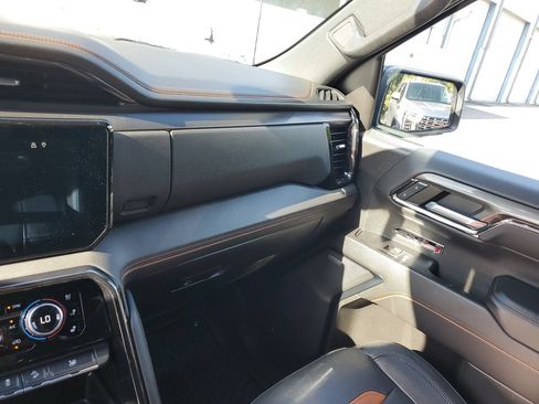 Used 2023 GMC Sierra 1500 AT4 w/ AT4 Premium Package AWD/4WD image 26