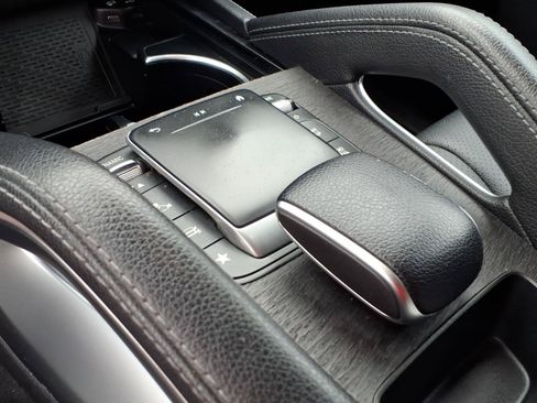 Used 2021 Mercedes-Benz GLE 350 4MATIC image 13