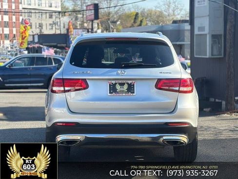 Used 2018 Mercedes-Benz GLC 300 4MATIC image 5