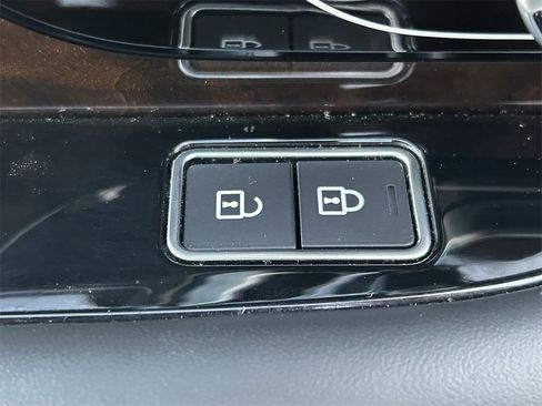 Used 2022 Land Rover Range Rover P525 Westminster Edition image 31