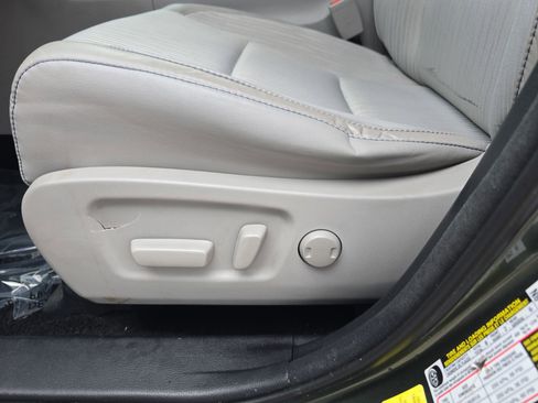 Used 2018 Toyota Highlander Plus image 31