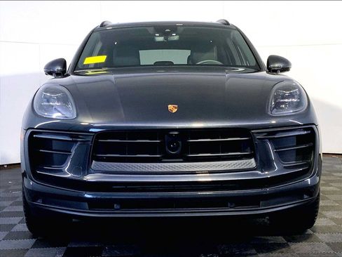 Used 2026 Porsche Macan AWD/4WD image 10