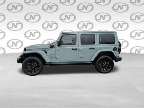 Used 2024 Jeep Wrangler Unlimited Sahara AWD/4WD image 8