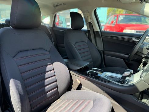 Used 2013 Ford Fusion SE FWD image 9