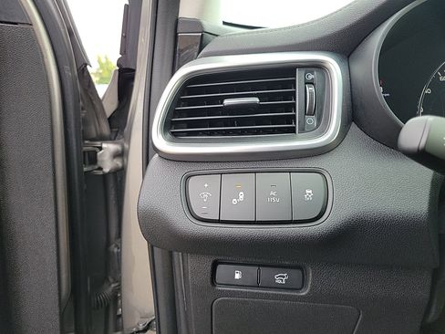 Used 2016 Kia Sorento SX image 20