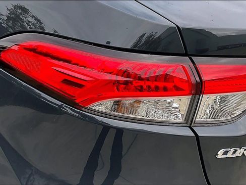 Certified 2023 Toyota Corolla LE image 27