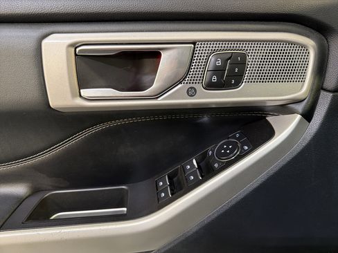 Used 2022 Ford Explorer Limited w/ Equipment Group 301A image 20