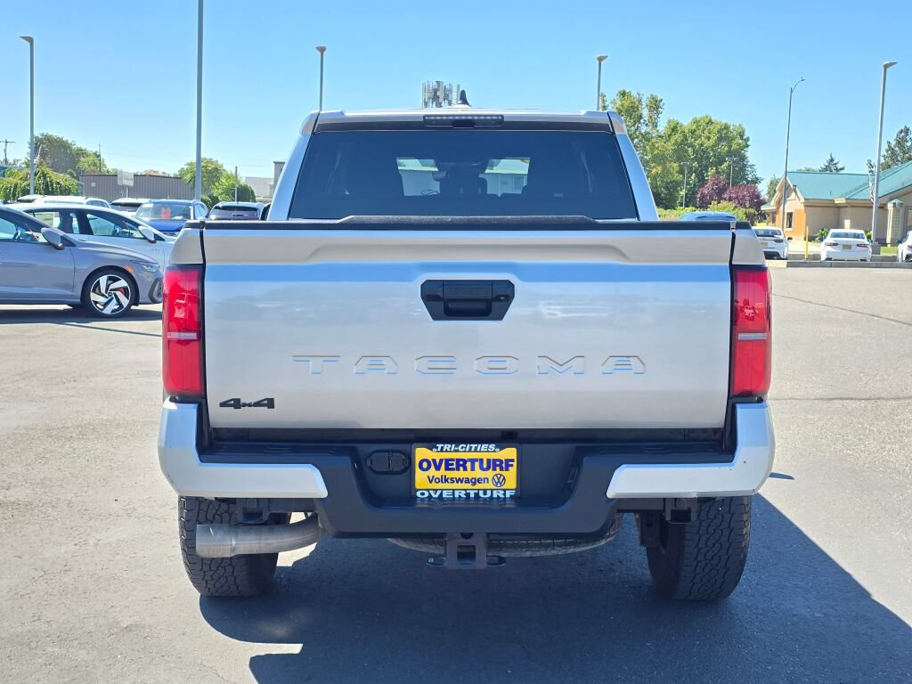 Used 2024 Toyota Tacoma TRD Off-Road AWD/4WD image 5