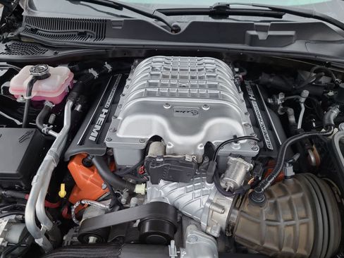 Used 2019 Dodge Challenger SRT Hellcat image 17