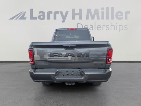 New 2026 RAM 2500 Big Horn AWD/4WD image 4