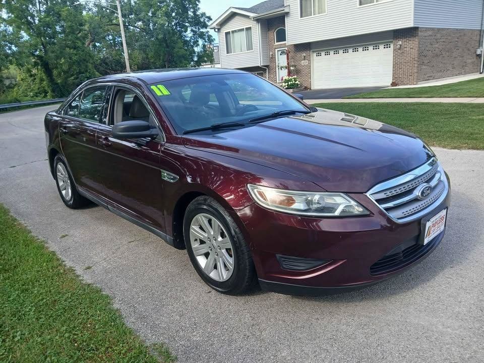 Used 2011 Ford Taurus SE FWD image 4