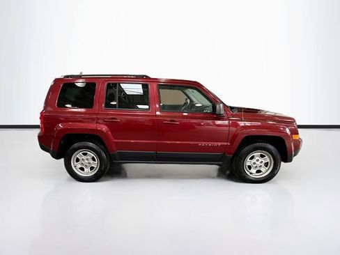 Used 2016 Jeep Patriot Sport w/ Power Value Group image 4