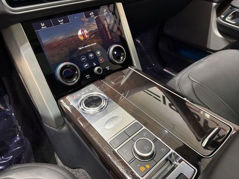 Used 2018 Land Rover Range Rover Supercharged image 16