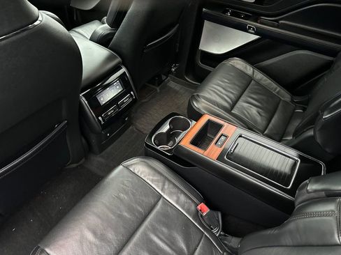 Used 2020 Lincoln Aviator Reserve w/ Equipment Group 202A image 11