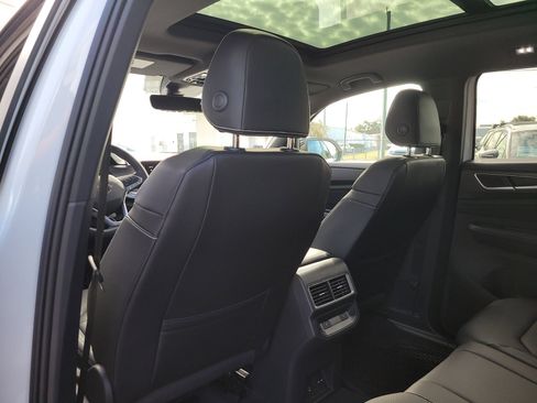 New 2026 Volkswagen Atlas Cross Sport SEL R-Line AWD/4WD image 13