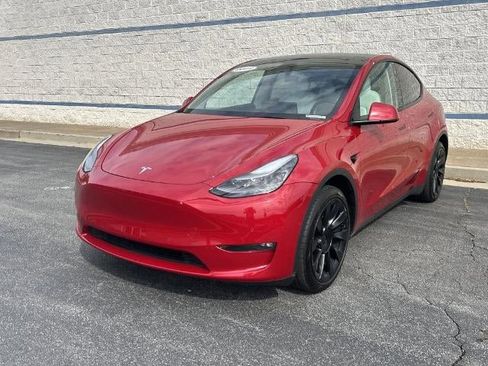 Used 2022 Tesla Model Y Long Range AWD/4WD image 3